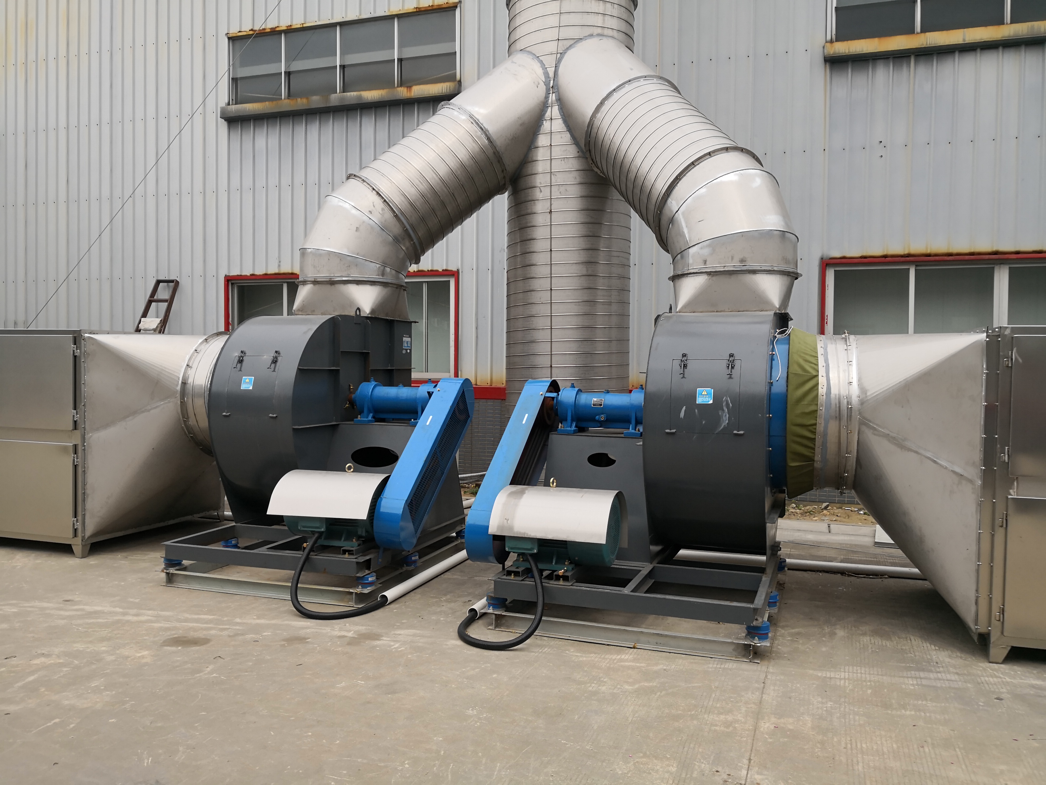 柜式離心風(fēng)機(jī)性能怎么樣?又有哪些類(lèi)型? 柜式離心風(fēng)機(jī)性能怎么樣?又有哪些類(lèi)型?